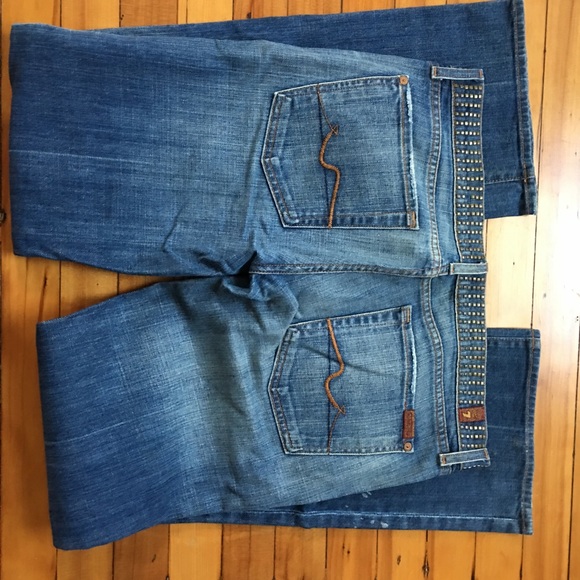 Gently used 7 For All Mankind jeans 31 studs - Picture 3 of 6
